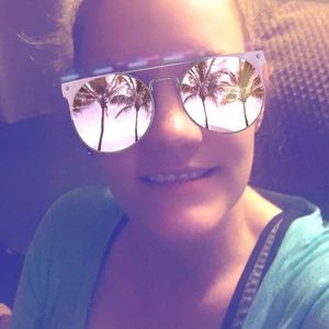 Meet your Posher, Kaye